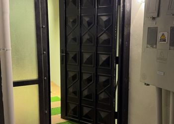 استديو باثاث مريح وبسيط 
