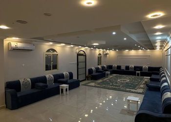 شاليه بمسبح وعدة مجالس