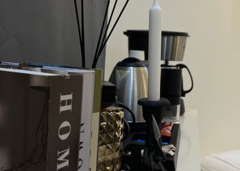 استديو بسرير ماستر وجلسة جانبية