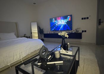 استديو هادئ بدخول ذاتي 