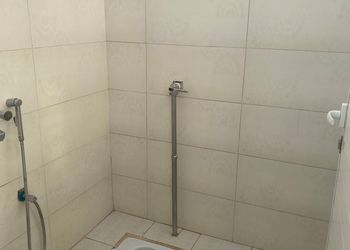 شاليه بجلسة خارجية ومسبح 
