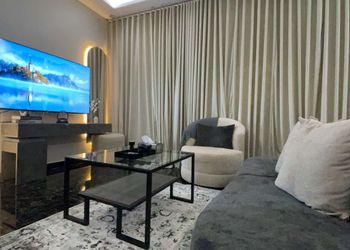 استديو بتصميم انيق ودخول ذاتي
