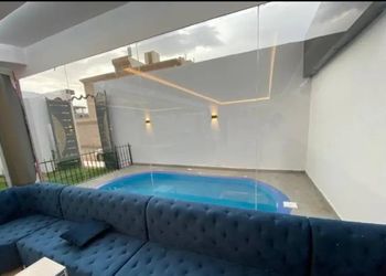 شالية بمجلس مطل على المسبح 