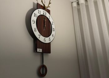 استديو واسع بتصميم هادئ ومريح 
