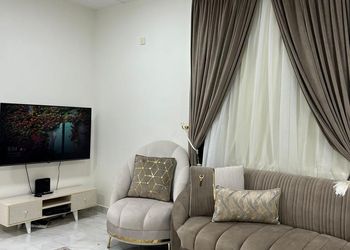 فيلا بمسطح اخضر