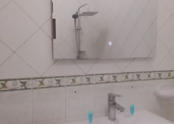 استديو بأثاث مريح وبسيط 