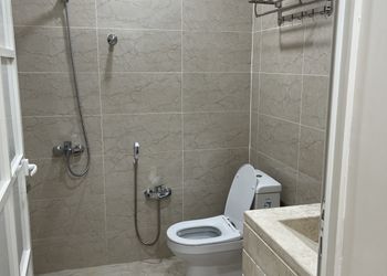 غرفة بأجواء دافئة ومريحة 