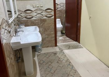 شقة بصالة ومجلس وغرفة نوم 
