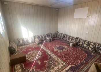مخيم ببيت شعر وجلسة خارجية 