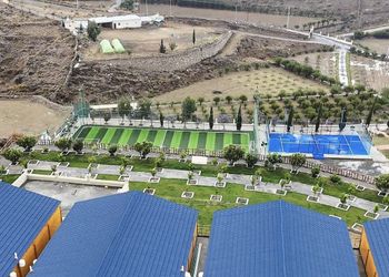 كوخ بمرافق خارجية مشتركة 