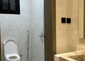 شقة بثلاث غرف نوم ودخول ذاتي 