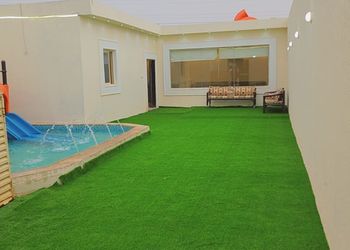 شاليه بألعاب مائية و جلسة خارجية