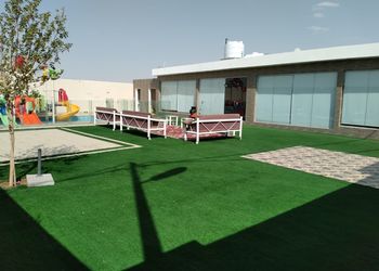 شاليه بمسبح بألعاب مائية 