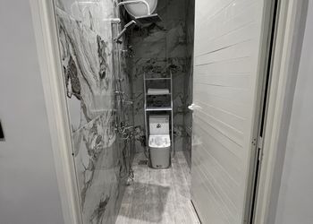 استراحة بمسطح اخضر وجلسه خارجيه