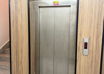 استديو هادئ بسرير ماستر