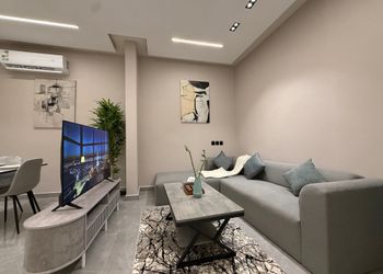 شقة بدخول ذاتي وتصميم أنيق 