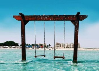 شقة بصالة وثلاث غرف نوم 