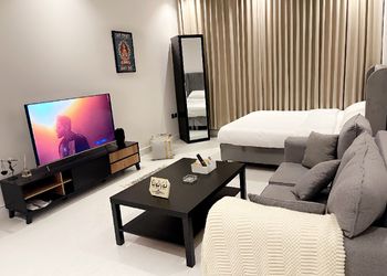 استديو بدخول ذاتي وموقع مميز