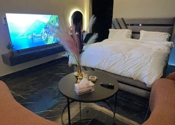 استديو هادئ بسرير ماستر