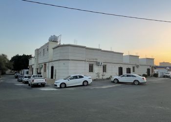 شاليه بمجلس وغرفتين نوم 