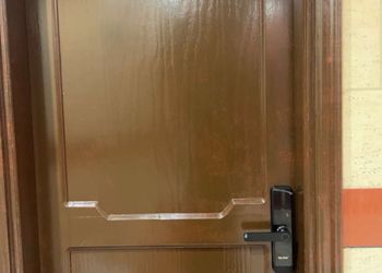 استديو بسرير ماستر وجلسة جانبية