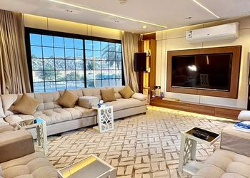 شاليه بطابع تراثي بجلسة خارجية  