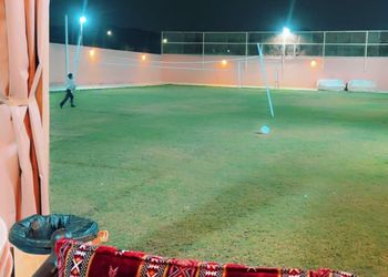 استراحة بمسطح اخضر ومجالس