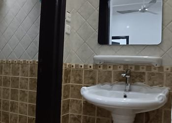 شقة بصالة وغرف نوم