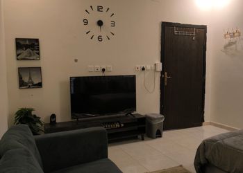 استديو بسرير ماستر وجلسة جانبية