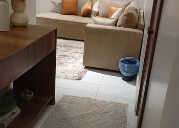 استديو بأثاث مريح وبسيط 