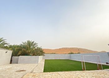 استراحة بمسطح اخضر