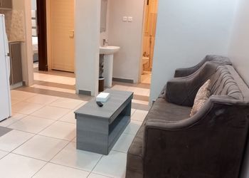 شقة بغرفتين نوم وغرفة جلوس 