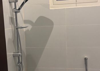 استديو هادئ بسرير ماستر