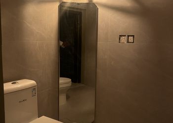 استديو بسرير ماستر وأثاث مريح 