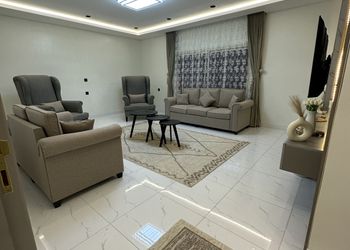 استراحة بجلسة خارجية ومجالس 