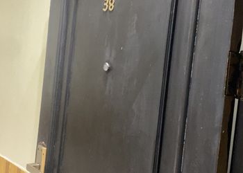 استديو بسرير ماستر وجلسة جانبية