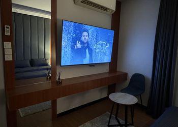 استديو بسرير ماستر وجلسة 