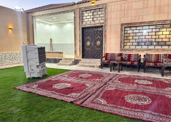 شاليه بألعاب مائية ومسطح اخضر