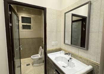 استديو بسرير ماستر وجلسة جانبية 