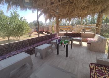 بيت شعر بجلسة ومرافق مشتركة 