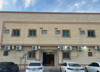 استديو بسرير ماستر وجلسة جانبية 