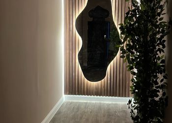 استديو بسرير مريح ومساحة واسعة 