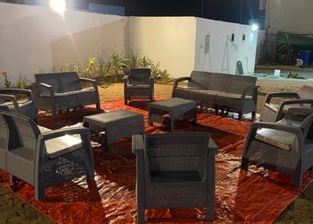 استراحة بجلسة خارجية وألعاب أطفال 