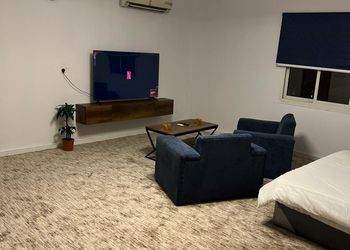 استديو هادئ بدخول ذاتي 