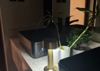 استديو بسرير ماستر وجلسة جانبية 