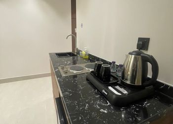 استديو بأثاث مريح وبسيط 