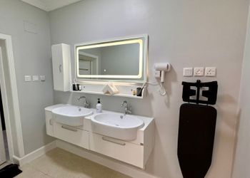 استديو هادئ بدخول ذاتي 