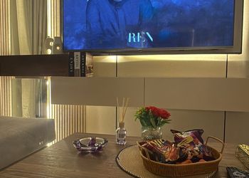 استديو بأثاث مريح وبسيط 