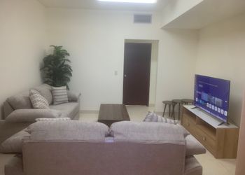 شقة بصالة جلوس وغرفة نوم 