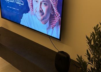 شقة بصالة انيقة وغرفة نوم